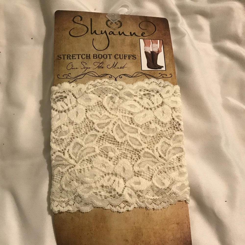 Pretty lace boot cuffs- perfect for cowgirl boots